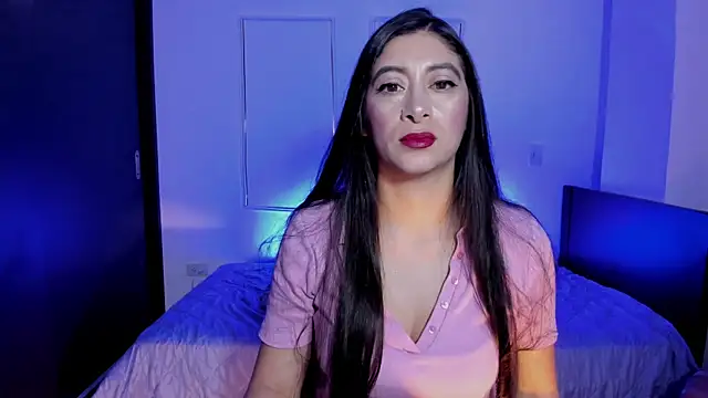 Snapshot of MeganWhite3 chatting on April 26, 2026, 10:18 pm MeganWhite3 online show from April 26, 2026, 10:18 pm