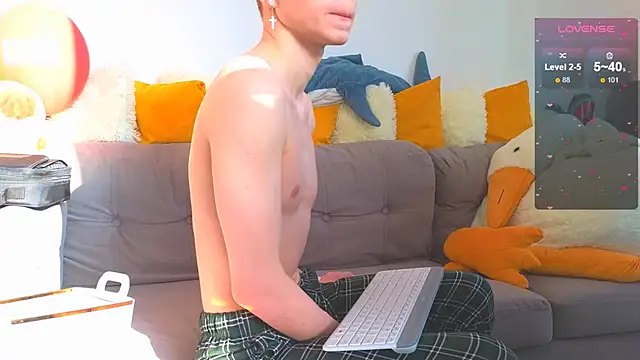 Snapshot of LandelRay chatting on February 7, 2026, 9:02 am LandelRay online show from February 7, 2026, 9:02 am