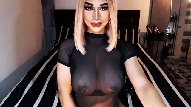 Snapshot of MassiveCockxMistress chatting on October 26, 2025, 3:12 am MassiveCockxMistress online show from October 26, 2025, 3:12 am