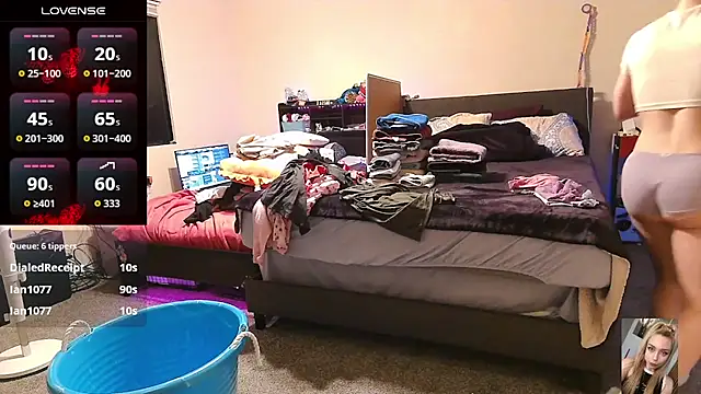 Blondiewithanass online show from April 16, 2026, 4:57 am