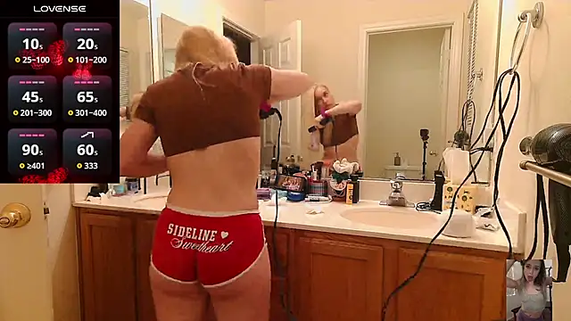 Snapshot of Blondiewithanass chatting on May 2, 2026, 10:09 am Blondiewithanass online show from May 2, 2026, 10:09 am