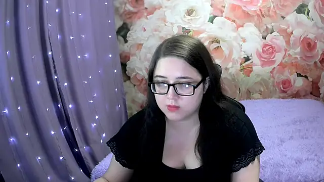 Snapshot of OverseerX chatting on October 8, 2025, 11:35 pm OverseerX online show from October 8, 2025, 11:35 pm