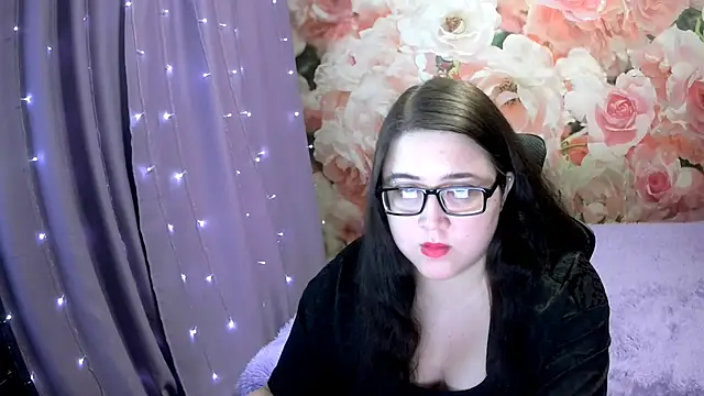 Snapshot of OverseerX chatting on October 21, 2025, 8:42 pm OverseerX online show from October 21, 2025, 8:42 pm