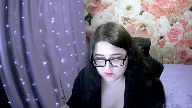 Snapshot of OverseerX chatting on November 11, 2025, 6:30 pm OverseerX online show from November 11, 2025, 6:30 pm