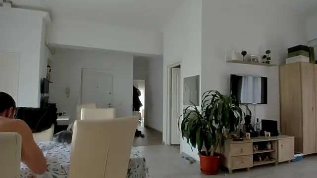 woolfiie online show from January 21, 2025, 12:07 pm