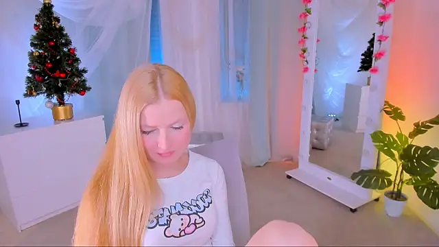 Laly Peach online show from December 10, 2024, 4:38 pm