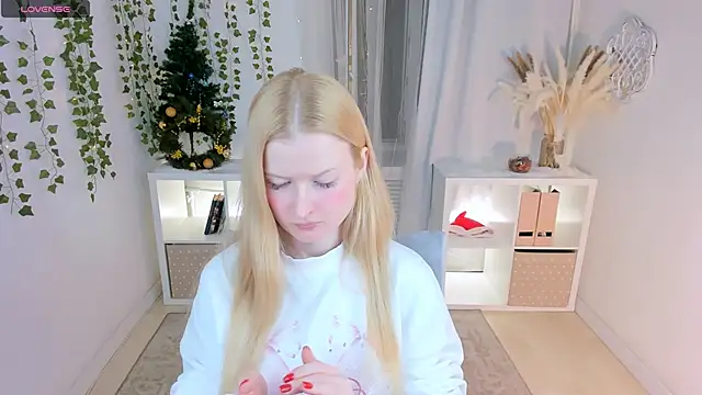 Laly Peach online show from January 9, 2025, 4:39 pm