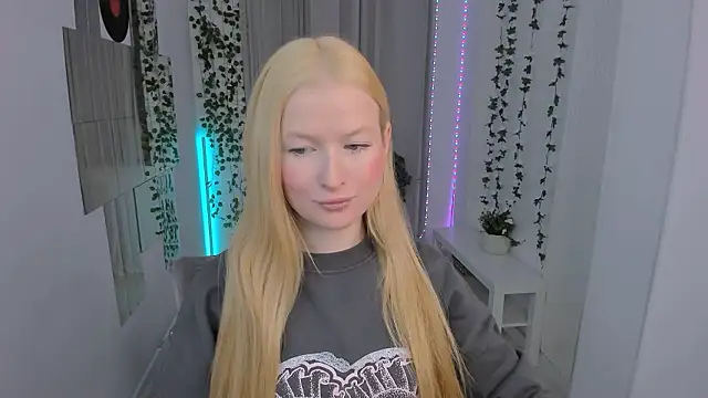 Laly Peach online show from February 6, 2026, 7:12 am