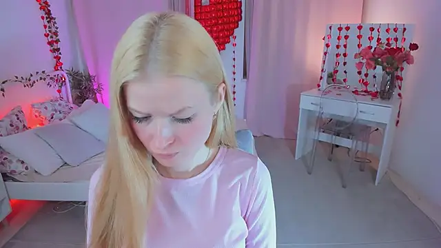 Laly Peach online show from February 15, 2026, 8:35 am