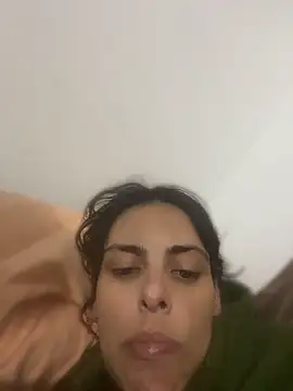 Snapshot of Sarah-safada chatting on June 12, 2026, 1:04 am Sarah-safada online show from June 12, 2026, 1:04 am