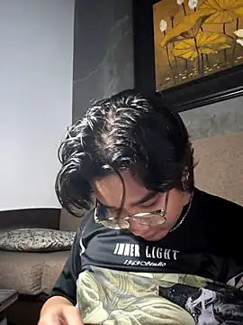 KayNguyenn online show from October 14, 2025, 2:12 am