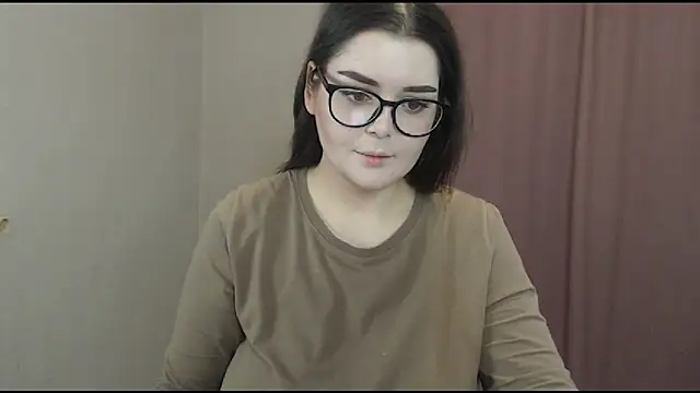 ohhhMie online show from February 28, 2025, 6:41 pm