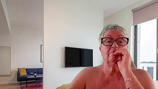 GrannyChrissy68 online show from May 23, 2026, 5:28 pm