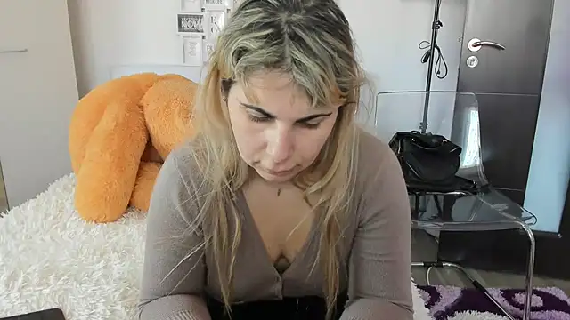 sweetemy4u online show from March 4, 2025, 9:51 am