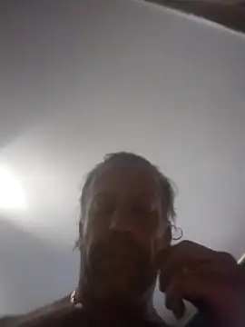 trucker1979 online show from December 22, 2025, 8:28 pm