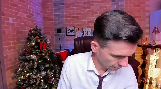 SteveTiger online show from January 1, 2025, 2:42 pm