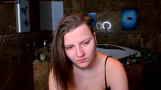 MelindaTin online show from December 30, 2024, 1:26 am