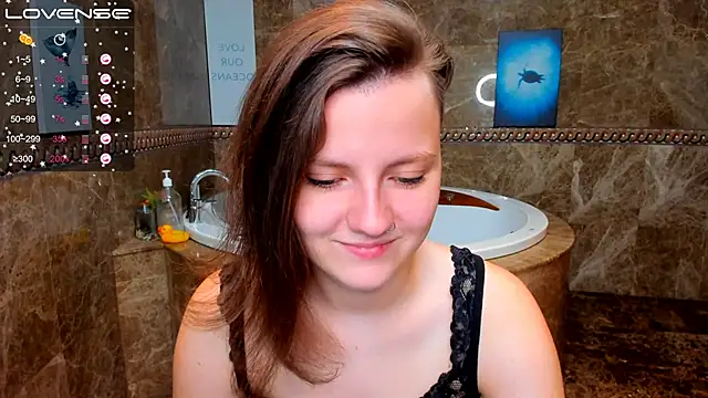 MelindaTin online show from September 9, 2025, 1:05 am