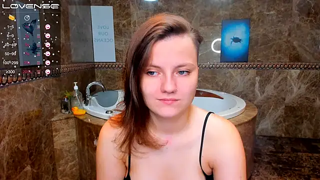 MelindaTin online show from September 11, 2025, 12:55 am