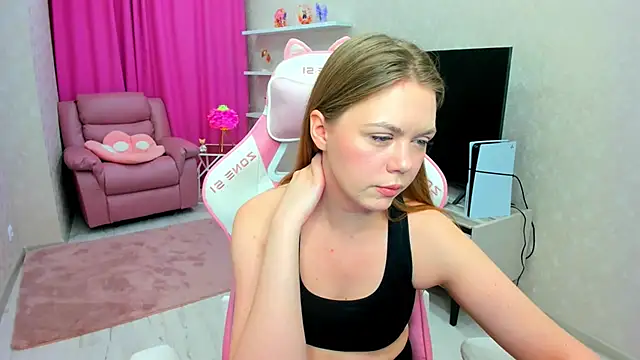 Snapshot of Strawberrye chatting on January 16, 2026, 3:21 am Strawberrye online show from January 16, 2026, 3:21 am