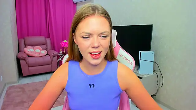 Snapshot of Strawberrye chatting on February 28, 2026, 3:18 am Strawberrye online show from February 28, 2026, 3:18 am