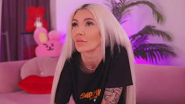 Snapshot of fallingangel chatting on January 10, 2025, 3:48 pm fallingangel online show from January 10, 2025, 3:48 pm