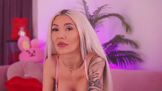 Snapshot of fallingangel chatting on January 11, 2025, 2:58 pm fallingangel online show from January 11, 2025, 2:58 pm