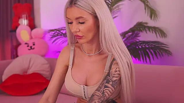 Snapshot of fallingangel chatting on March 3, 2025, 3:20 pm fallingangel online show from March 3, 2025, 3:20 pm