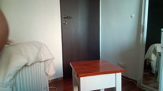 suuzykiss online show from March 6, 2025, 6:19 am