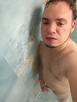 latinoflpr online show from October 3, 2025, 1:24 am