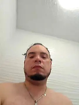 latinoflpr online show from December 1, 2025, 5:56 am