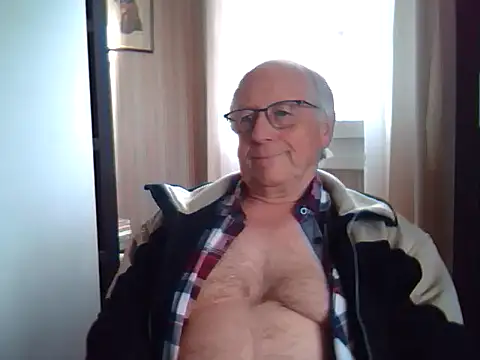 johnjohn622662 online show from March 12, 2025, 9:44 am