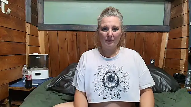 lisaxlovexxx online show from May 16, 2026, 2:30 am