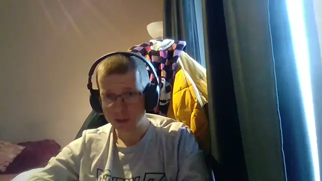 David250692 online show from December 18, 2025, 1:06 pm