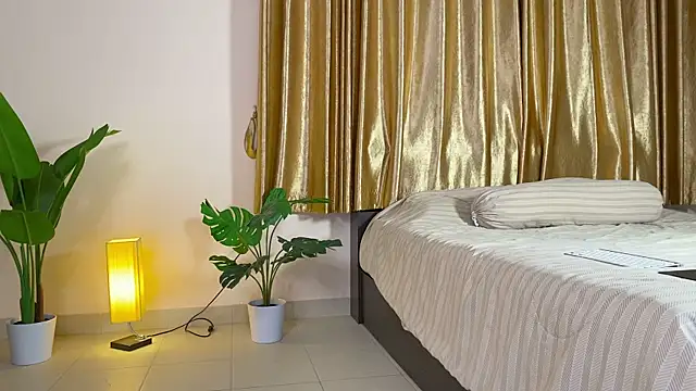 Snapshot of KatnessHot chatting on March 1, 2025, 1:07 pm KatnessHot online show from March 1, 2025, 1:07 pm