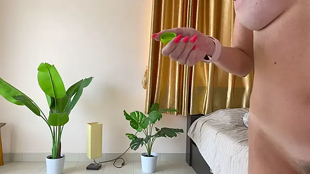 Snapshot of KatnessHot chatting on March 2, 2025, 8:38 am KatnessHot online show from March 2, 2025, 8:38 am