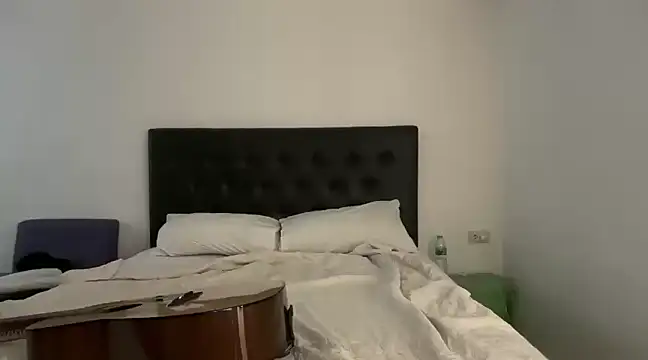 Snapshot of CamCrestXXX chatting on January 6, 2025, 7:20 am CamCrestXXX online show from January 6, 2025, 7:20 am