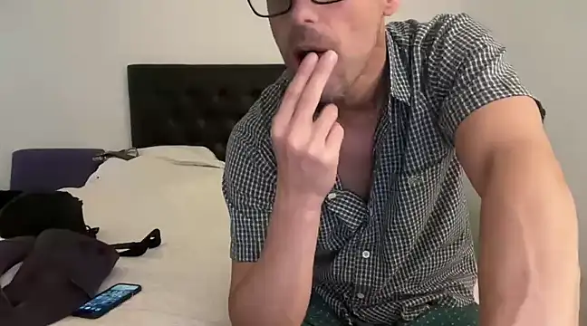 Snapshot of CamCrestXXX chatting on January 8, 2025, 8:06 am CamCrestXXX online show from January 8, 2025, 8:06 am