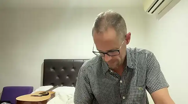 Snapshot of CamCrestXXX chatting on January 8, 2025, 11:30 pm CamCrestXXX online show from January 8, 2025, 11:30 pm