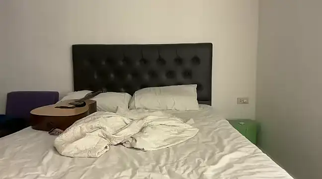 Snapshot of CamCrestXXX chatting on January 9, 2025, 4:08 am CamCrestXXX online show from January 9, 2025, 4:08 am