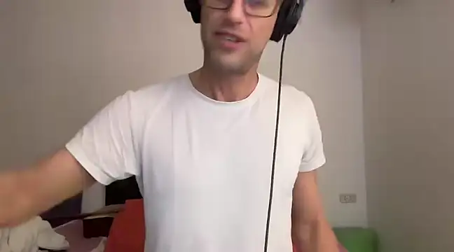 Snapshot of CamCrestXXX chatting on January 12, 2025, 12:23 pm CamCrestXXX online show from January 12, 2025, 12:23 pm