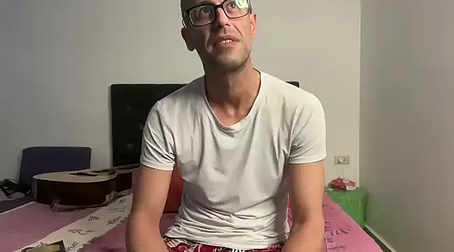 Snapshot of CamCrestXXX chatting on January 13, 2025, 5:33 am CamCrestXXX online show from January 13, 2025, 5:33 am