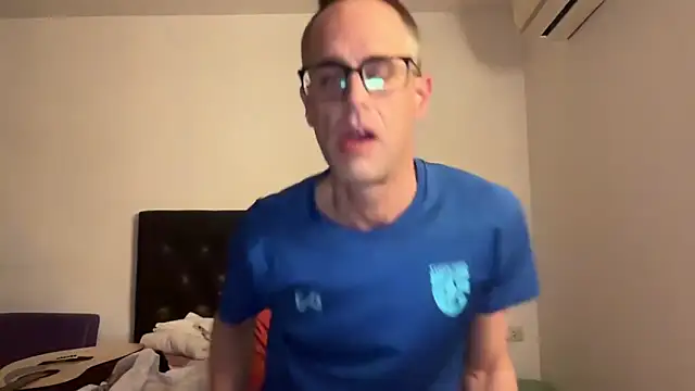 Snapshot of CamCrestXXX chatting on January 14, 2025, 2:43 pm CamCrestXXX online show from January 14, 2025, 2:43 pm