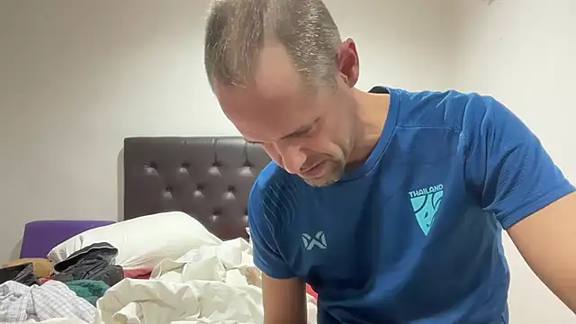 Snapshot of CamCrestXXX chatting on February 6, 2025, 12:26 pm CamCrestXXX online show from February 6, 2025, 12:26 pm