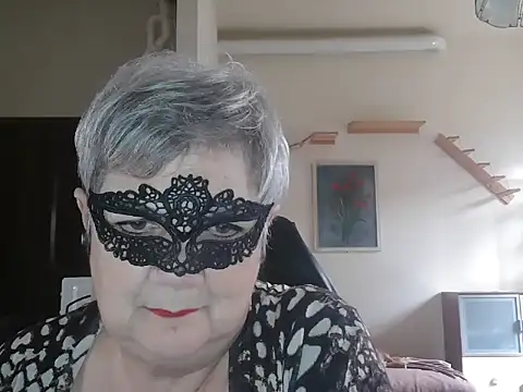 simona60 online show from April 14, 2026, 1:17 pm