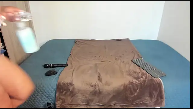 AmeliPonce online show from March 26, 2026, 2:00 pm