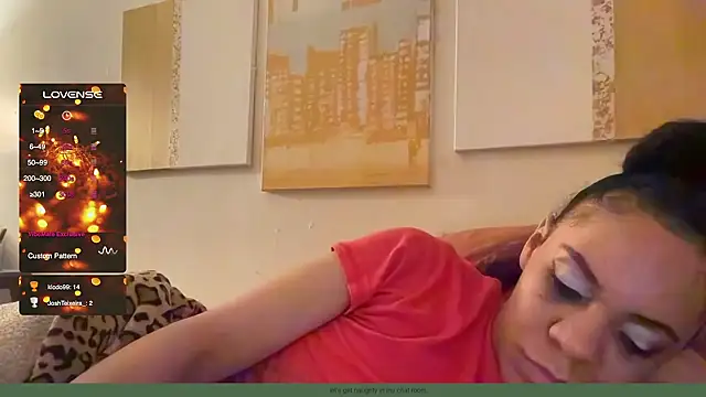 Snapshot of Sanaawest chatting on December 8, 2024, 10:08 am Sanaawest online show from December 8, 2024, 10:08 am