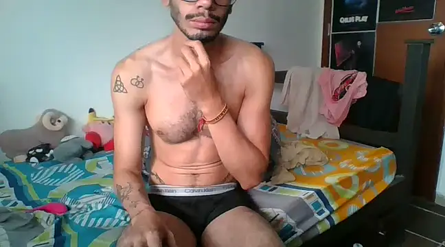 Snapshot of alisterxxx chatting on December 28, 2024, 1:28 pm alisterxxx online show from December 28, 2024, 1:28 pm