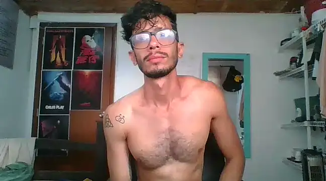 Snapshot of alisterxxx chatting on January 2, 2025, 12:24 pm alisterxxx online show from January 2, 2025, 12:24 pm