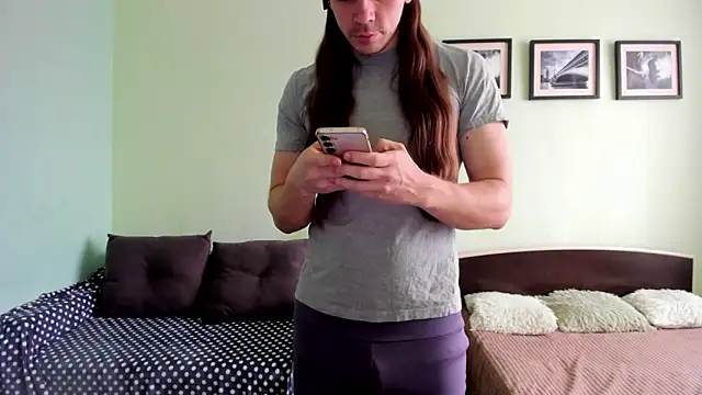 Marrymepls online show from April 12, 2026, 4:50 am